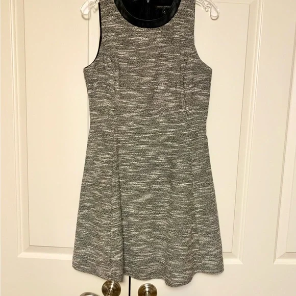 BANANA REPUBLIC black/white Dress with Leather Detail Shoulder/Collar, Size 8. - Picture 6 of 9